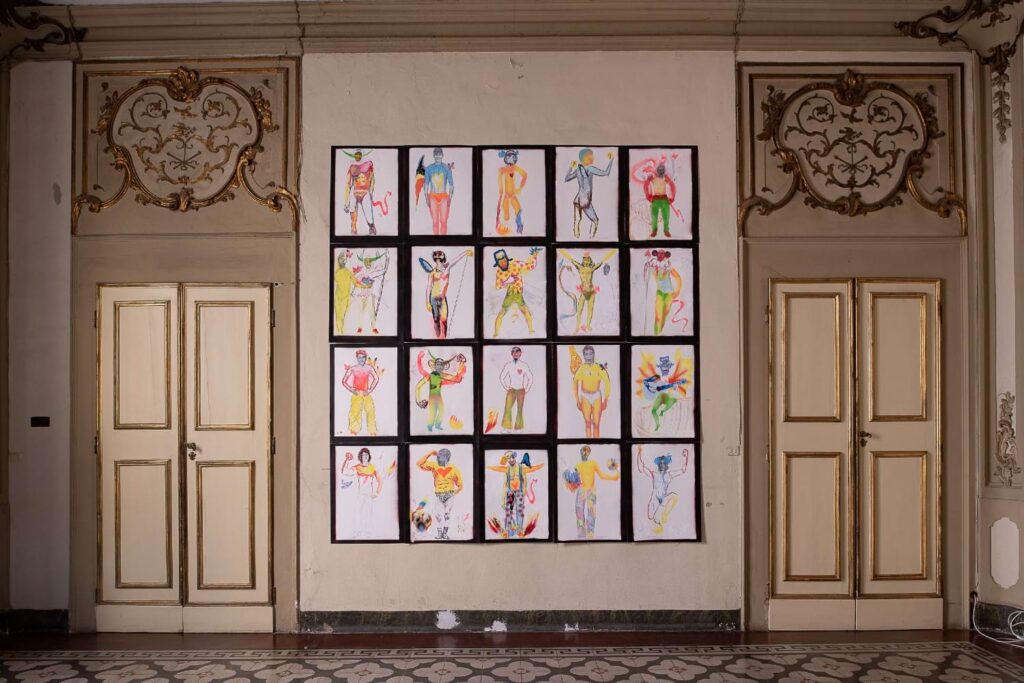 In una delle sale principali di Palazzo Vizzani si possono osservare tutti i disegni di Alessandro Pessoli allestiti insieme